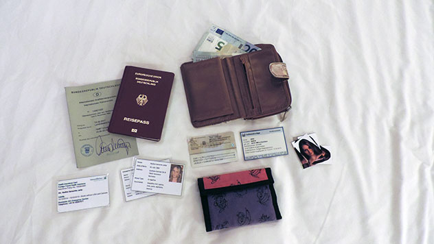 Wichtige Dokumente im Ausland, Reisepass, Internationaler Führerschein, Notfallausweis