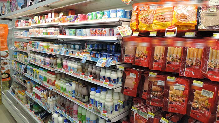 Einkaufen in Thailand - Milchprodukte und Wurst Einkaufen in Thailand - Milchprodukte und Wurst