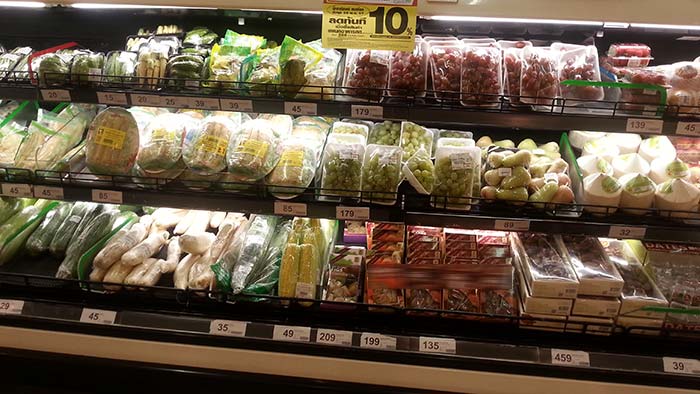 Einkaufen in Thailand - Obst und Kokosnuss Einkaufen in Thailand - Obst und Kokosnuss